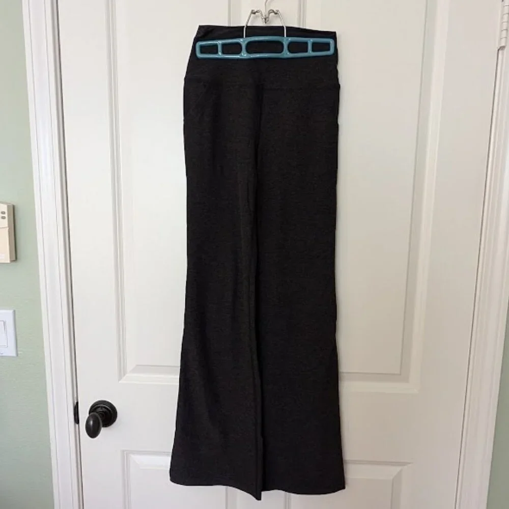 Kirkland Signature Women’s Flare Pants – Charcoal Heather, Size S - Picture 2 of 6